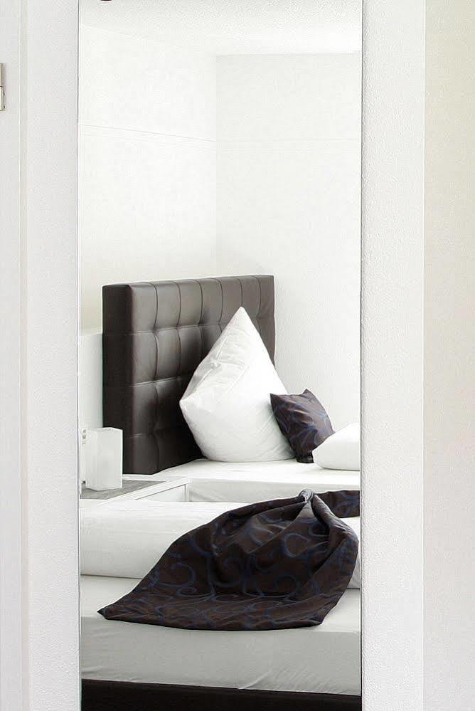 Hotel Volapuek คอนสตานซ์ ภายนอก รูปภาพ